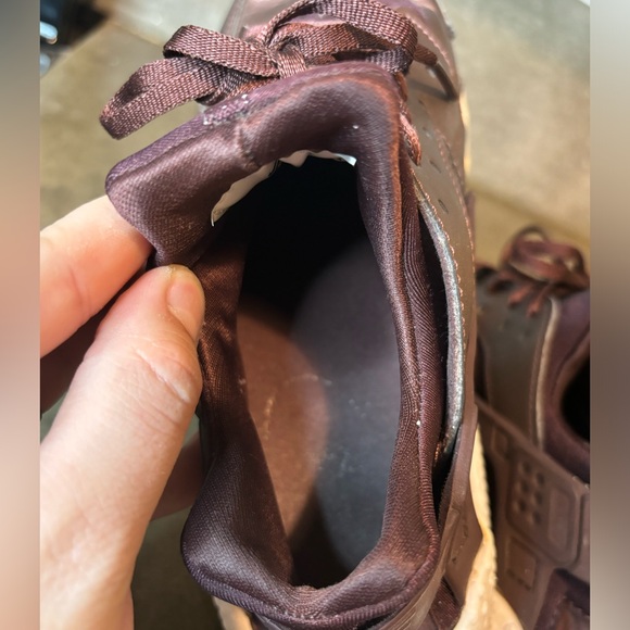 Nike Air Huarache Run Metallic Mahogany Athletic Shoes Size Women’s 8 - Picture 11 of 12